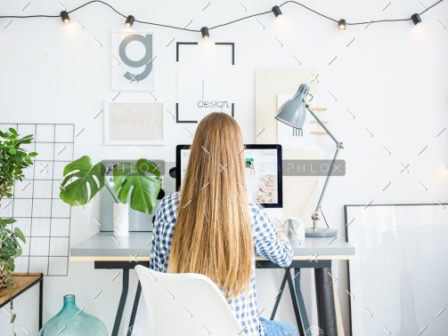 demo-attachment-128-person-with-long-curly-hair-PZ99QM2